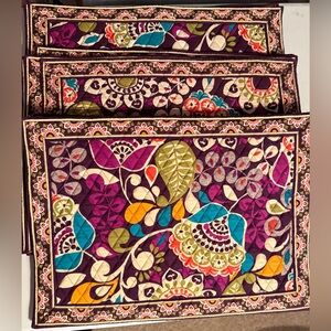 NEW Vera Bradley Placemat in HTF Plum Crazy. Four placemats.